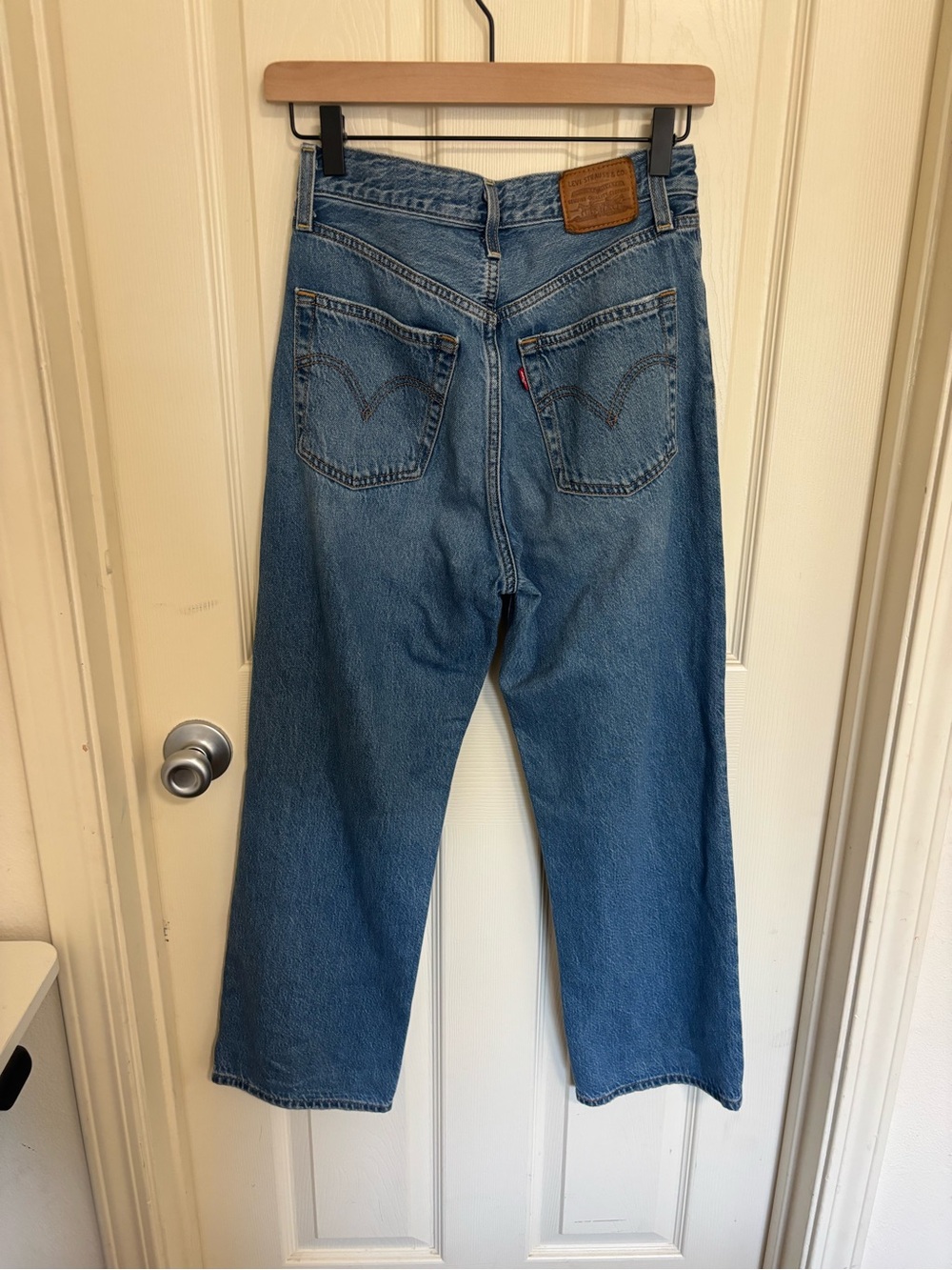 Levi’s Ribcage Straight Jeans 27 • High Rise • Medium Wash Vintage Look - Picture 5 of 9